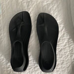 CROCS Women's Classic Black Sandals